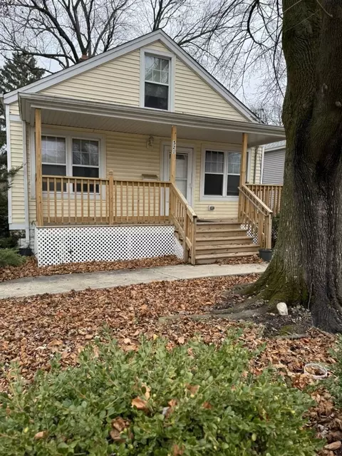 521 N May St, Aurora, IL 60506