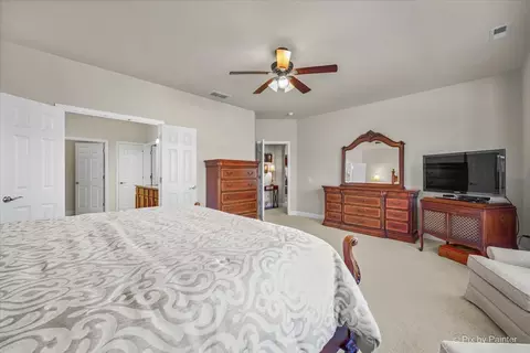 Bedroom - 2425 Cape Cod Cir, Elgin, IL 60124 photo 4 of 4