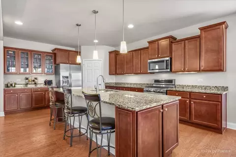 Kitchen - 2425 Cape Cod Cir, Elgin, IL 60124 photo 1 of 4