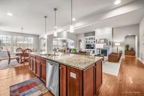 Kitchen - 2425 Cape Cod Cir, Elgin, IL 60124 photo 3 of 4
