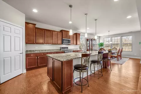 Kitchen - 2425 Cape Cod Cir, Elgin, IL 60124 photo 2 of 4