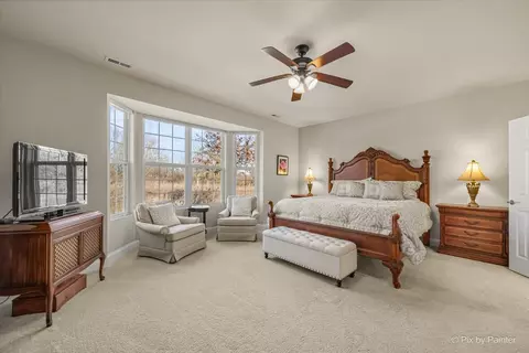 Bedroom - 2425 Cape Cod Cir, Elgin, IL 60124 photo 3 of 4