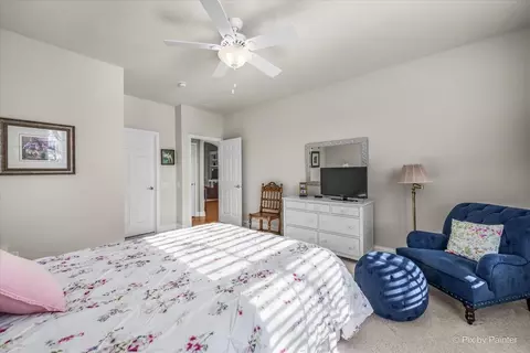 Bedroom - 2425 Cape Cod Cir, Elgin, IL 60124 photo 2 of 4