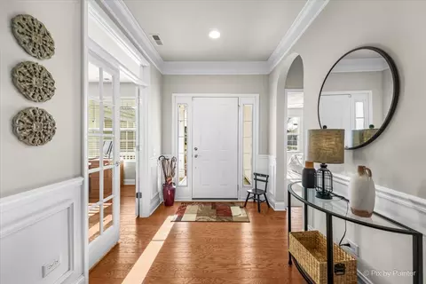 Entry Way - 2425 Cape Cod Cir, Elgin, IL 60124 photo 1 of 1