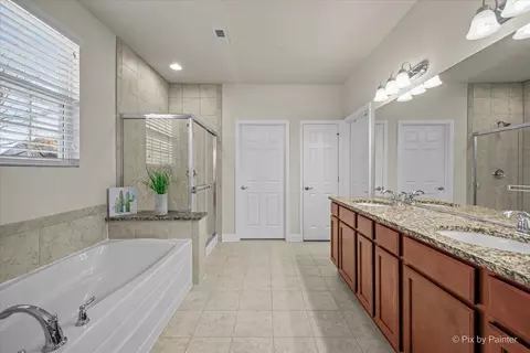 Bath - 2425 Cape Cod Cir, Elgin, IL 60124 photo 2 of 4