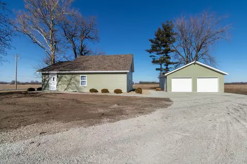 33022 E 1900 North Rd N, Colfax, IL 61728