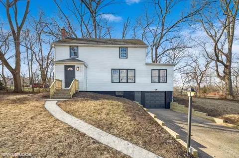 38253 N Lee Ave, Spring Grove, IL 60081