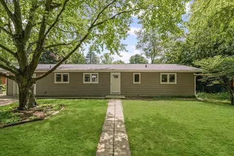 201 E Mumford Dr, Urbana, IL 61801