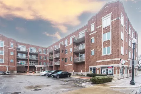 515 Main St #203, West Chicago, IL 60185