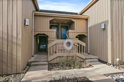 306 Hickory Ln # -C, Lake Barrington, IL 60010