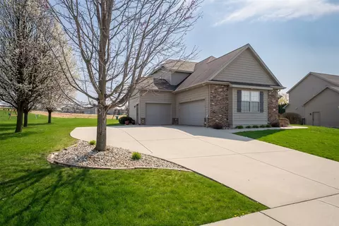 2704 Piney Run, Bloomington, IL 61705