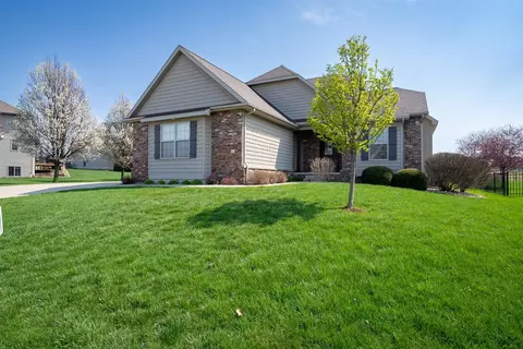 Exterior - 2704 Piney Run, Bloomington, IL 61705 photo 5 of 11