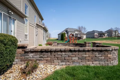 Exterior - 2704 Piney Run, Bloomington, IL 61705 photo 8 of 11