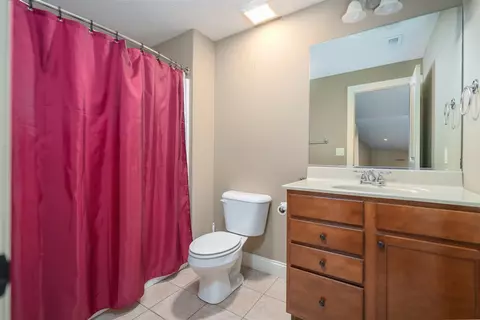 Bath - 2704 Piney Run, Bloomington, IL 61705 photo 4 of 5