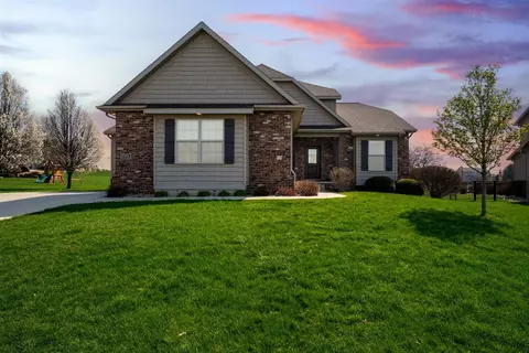 Exterior - 2704 Piney Run, Bloomington, IL 61705 photo 3 of 11