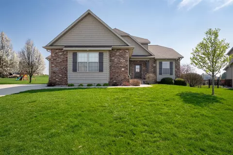 Exterior - 2704 Piney Run, Bloomington, IL 61705 photo 4 of 11