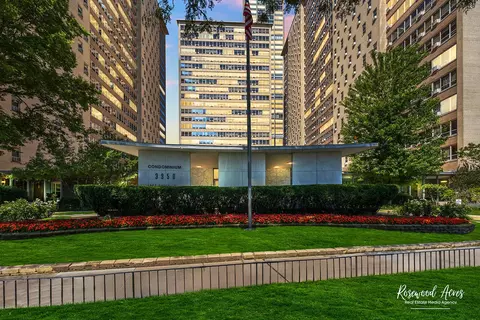 3950 N Lake Shore Dr #2012C, Chicago, IL 60613