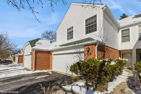 154 Welwyn Ct, Lake Bluff, IL 60044