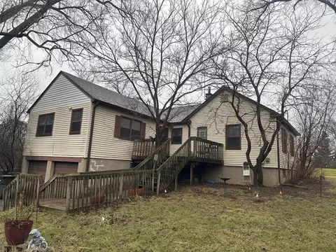 6 N558 Gary Ave, Roselle, IL 60172