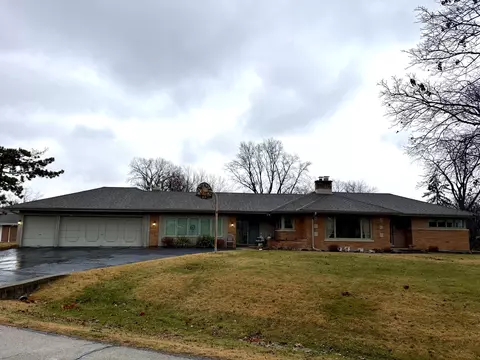 8227 Tennessee Ave, Willowbrook, IL 60527
