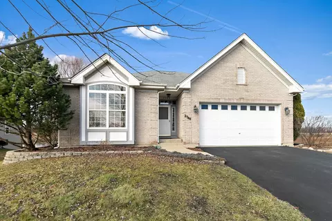 2780 Harnish Dr, Algonquin, IL 60102