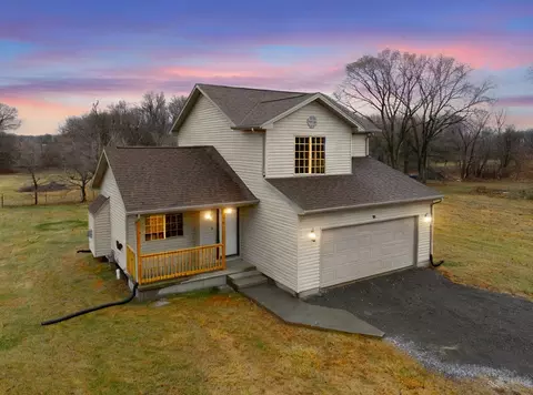 7251 E Illinois St, Saint Anne, IL 60964