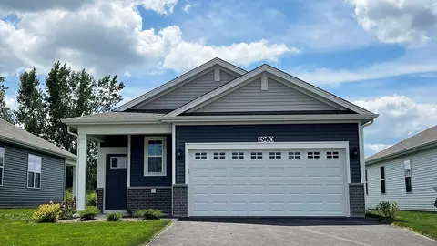 2980 Harnish Dr, Algonquin, IL 60102
