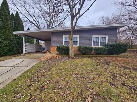 303 Seneca St, Park Forest, IL 60466