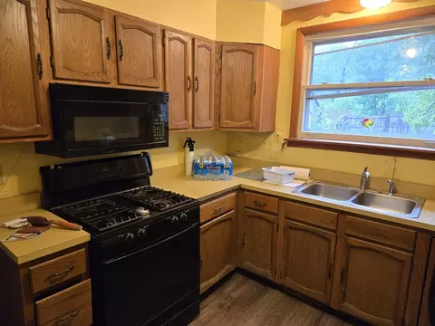 Kitchen - 16632 Plainview Dr, Markham, IL 60428 photo 1 of 1