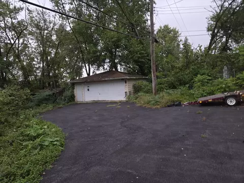 Exterior - 16632 Plainview Dr, Markham, IL 60428 photo 2 of 5