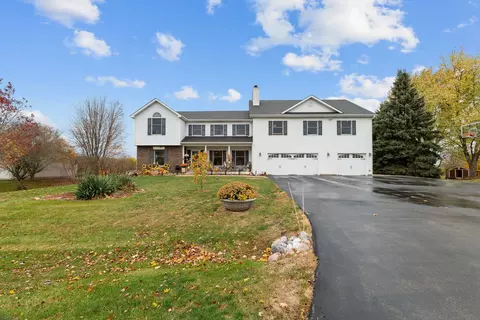 1 N330 Northway Dr, Elburn, IL 60119