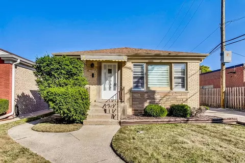 6013 N Kedvale Ave, Chicago, IL 60646