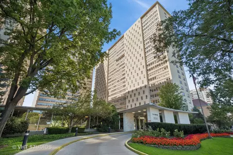 3950 N Lake Shore Dr #405A, Chicago, IL 60613