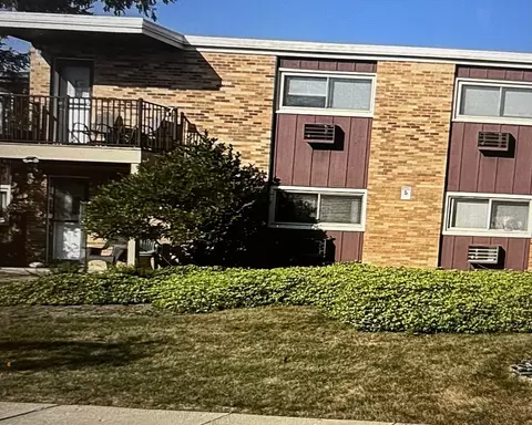 1320 Lore Ln #219, Lombard, IL 60148