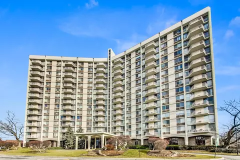 40 N Tower Rd #5J, Oak Brook, IL 60523