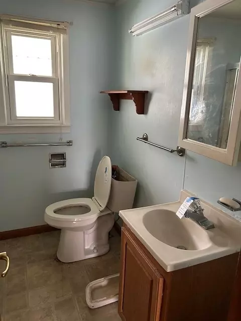 624 E Blackburn St, Paris, IL 61944 photo 5