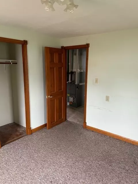 624 E Blackburn St, Paris, IL 61944 photo 4