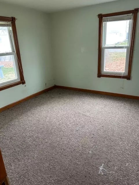 624 E Blackburn St, Paris, IL 61944 photo 3