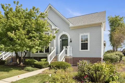 2020 Peterson Pl, Batavia, IL 60510