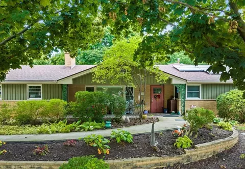 1436 Columbine Dr, Schaumburg, IL 60173