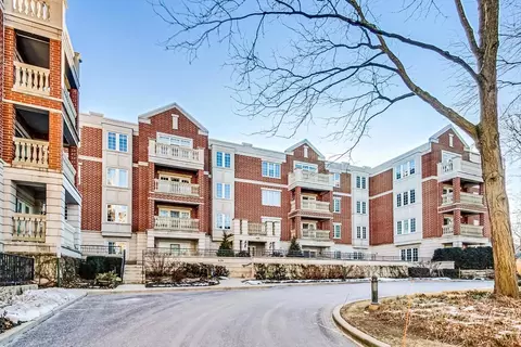 626 Homewood Ave #105, Highland Park, IL 60035