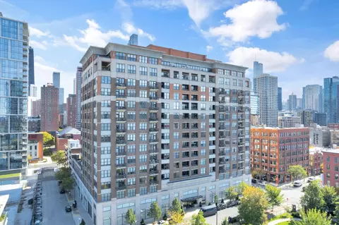 849 N Franklin St #610, Chicago, IL 60610