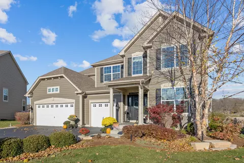 3988 Crimson Ct, Elgin, IL 60124