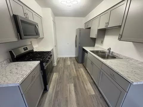 Kitchen - 268 Circlegate Rd #268, New Lenox, IL 60451 photo 2 of 3