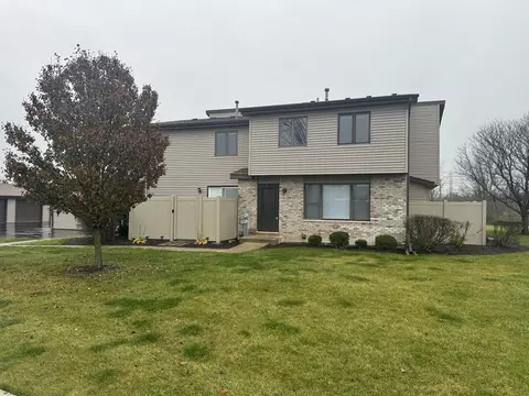 Exterior - 268 Circlegate Rd #268, New Lenox, IL 60451 photo 3 of 6