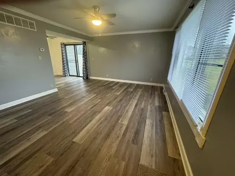 Living - 268 Circlegate Rd #268, New Lenox, IL 60451 photo 1 of 2