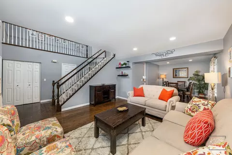 Living - 3185 Bennett Pl, Aurora, IL 60502 photo 3 of 8