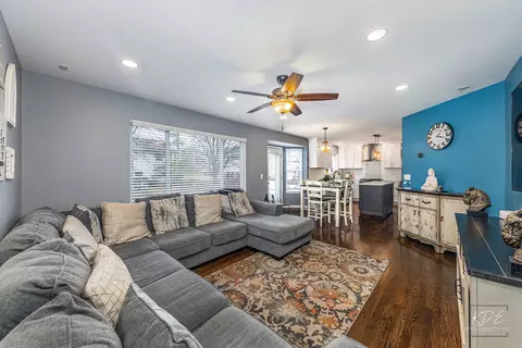 Living - 3185 Bennett Pl, Aurora, IL 60502 photo 6 of 8
