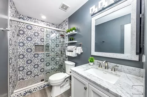 Bath - 3185 Bennett Pl, Aurora, IL 60502 photo 4 of 4