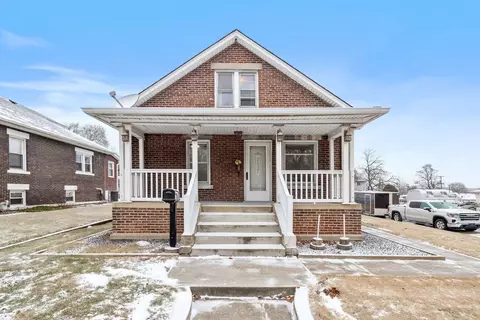 Exterior - 300 Theodore St, Crest Hill, IL 60403 photo 2 of 4